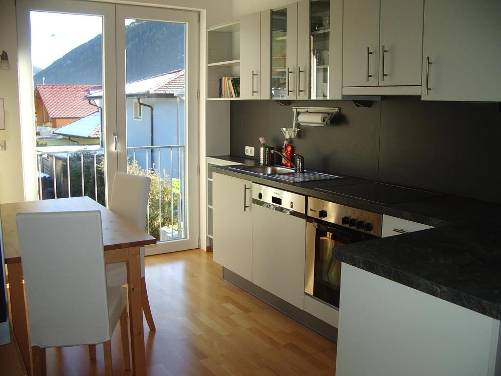 Haus Arosa Apartment Pettneu am Arlberg Room photo